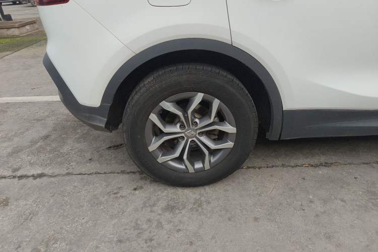Used BORGWARD BX5 2020 20TGDI Automatic Two-Wheel Drive Pioneer Edition Right Rear Wheel Hub
