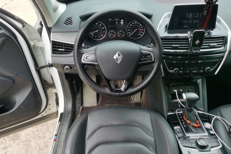 Used BORGWARD BX5 2020 20TGDI Automatic Two-Wheel Drive Pioneer Edition Steering Wheel