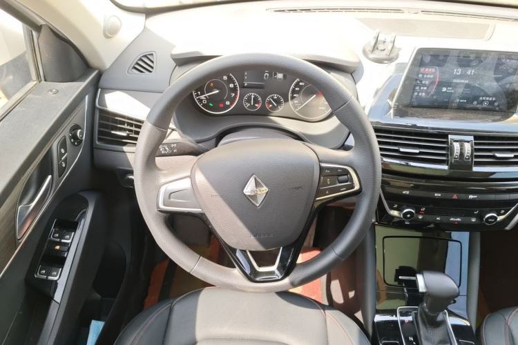 Used BORGWARD BX5 2020 20TGDI Automatic Two-Wheel Drive Pioneer Edition Steering Wheel
