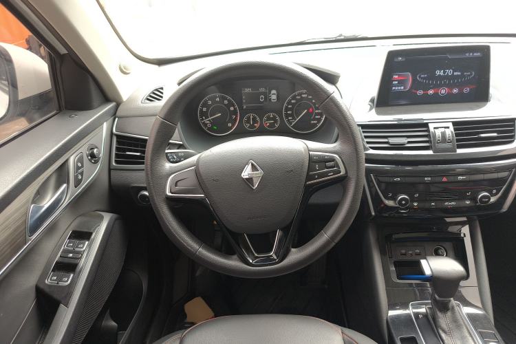 Used BORGWARD BX5 2020 20TGDI Automatic Two-Wheel Drive Pioneer Edition Steering Wheel