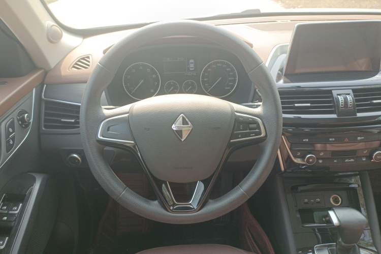 Used BORGWARD BX5 2020 20TGDI Automatic Two-Wheel Drive Pioneer Edition Steering Wheel
