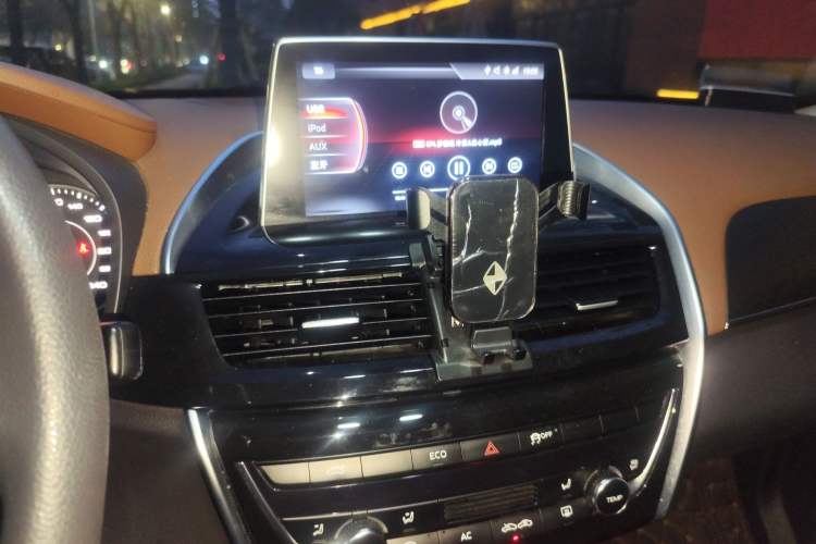 Used BORGWARD BX5 2020 20TGDI Automatic Two-Wheel Drive Pioneer Edition Audio And AC Panel