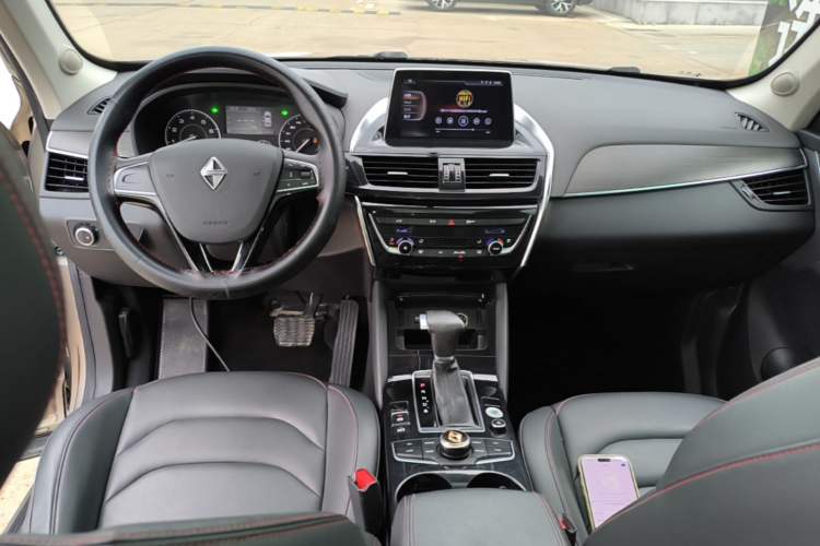 Used BORGWARD BX5 2020 20TGDI Automatic Two-Wheel Drive Pioneer Edition Center Console