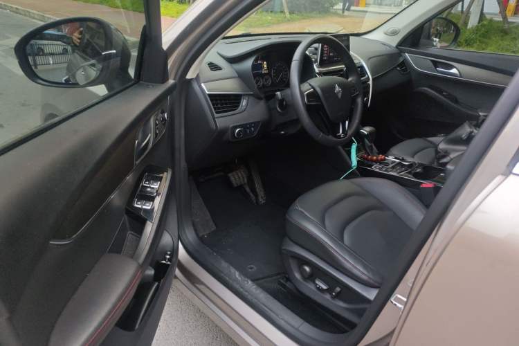 Used BORGWARD BX5 2020 20TGDI Automatic Two-Wheel Drive Pioneer Edition Driver Seat