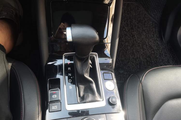 Used BORGWARD BX5 2020 20TGDI Automatic Two-Wheel Drive Pioneer Edition Gear Lever