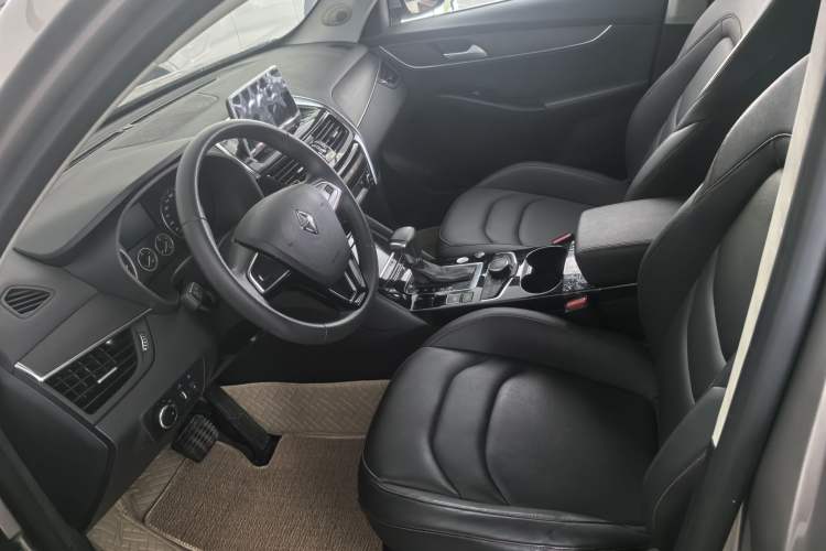 Used BORGWARD BX5 2020 20TGDI Automatic Two-Wheel Drive Pioneer Edition Interior 2