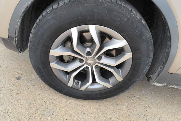 Used BORGWARD BX5 2020 20TGDI Automatic Two-Wheel Drive Pioneer Edition Left Front Wheel Hub
