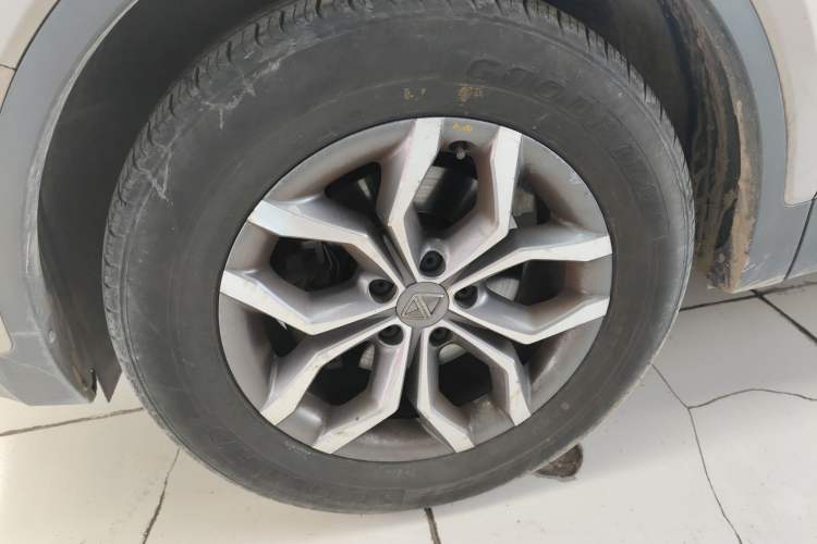 Used BORGWARD BX5 2020 20TGDI Automatic Two-Wheel Drive New Edition Left Front Wheel Hub