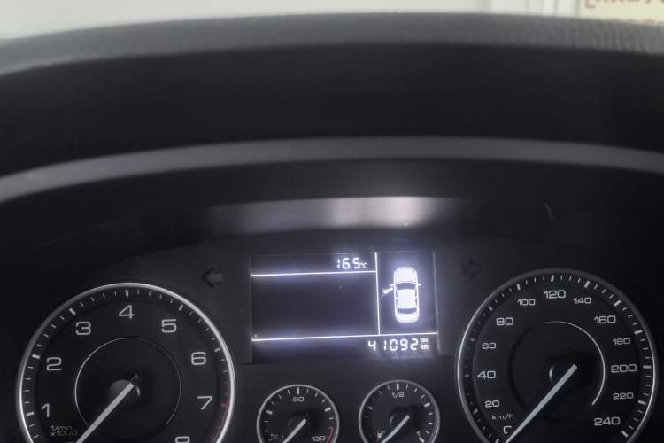 Used BORGWARD BX5 2020 20TGDI Automatic Two-Wheel Drive Pioneer Edition Odometer Close Up