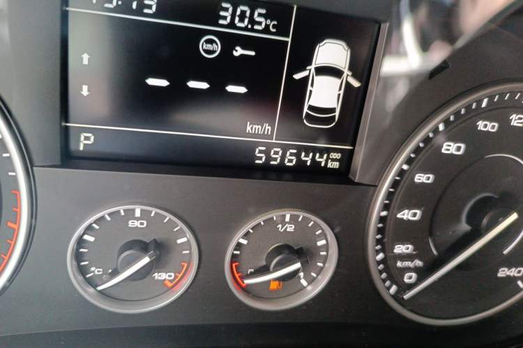 Used BORGWARD BX5 2020 20TGDI Automatic Two-Wheel Drive Pioneer Edition Odometer Close Up