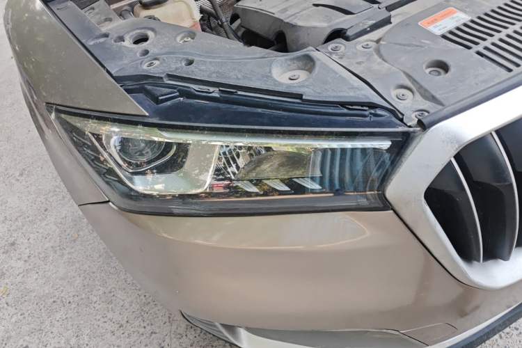 Used BORGWARD BX5 2020 20TGDI Automatic Two-Wheel Drive Pioneer Edition Right Front Headlight