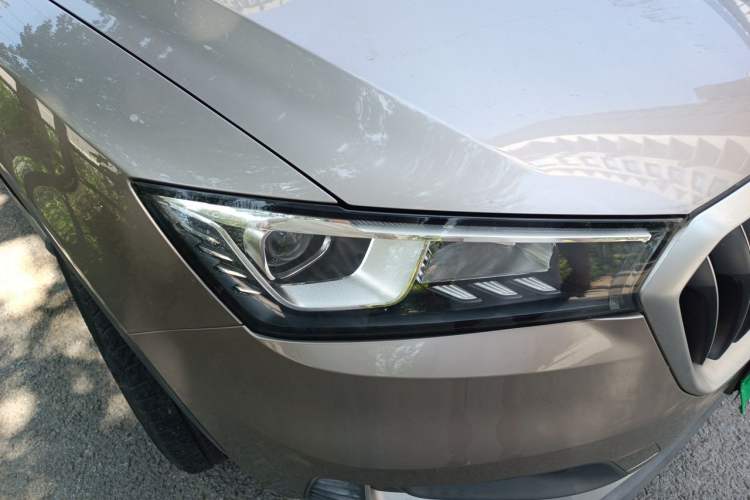 Used BORGWARD BX5 2020 20TGDI Automatic Two-Wheel Drive Pioneer Edition Right Front Headlight