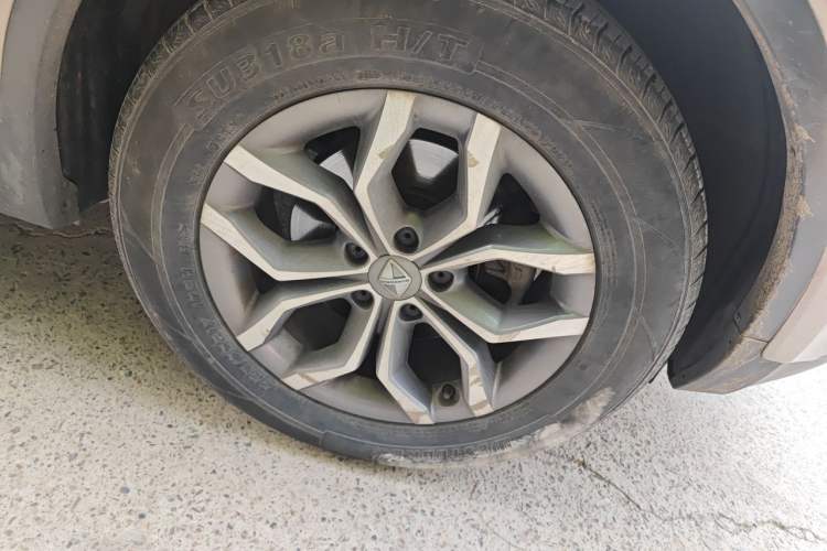Used BORGWARD BX5 2020 20TGDI Automatic Two-Wheel Drive Pioneer Edition Right Front Wheel Hub