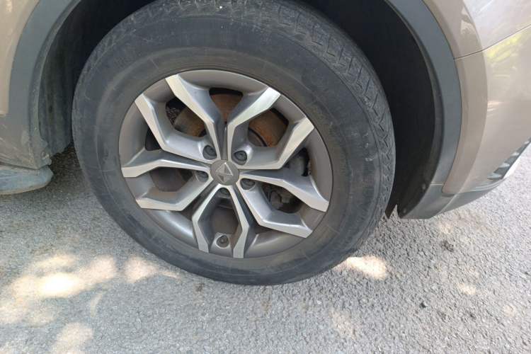 Used BORGWARD BX5 2020 20TGDI Automatic Two-Wheel Drive Pioneer Edition Right Front Wheel Hub