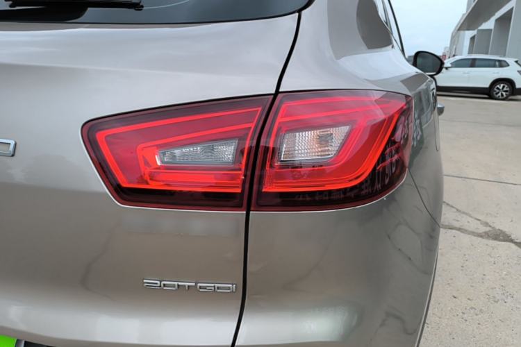 Used BORGWARD BX5 2020 20TGDI Automatic Two-Wheel Drive Pioneer Edition Right Rear Taillight