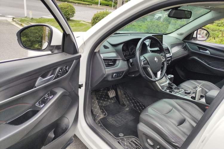 Used BORGWARD BX6 2018 28T Four-Wheel Drive GT Extreme Style Interior 3