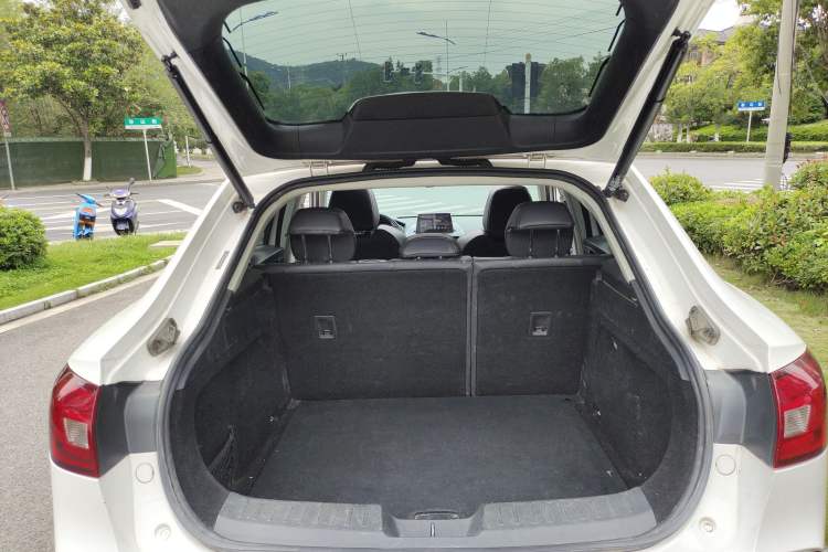 Used BORGWARD BX6 2018 28T Four-Wheel Drive GT Extreme Style Trunk