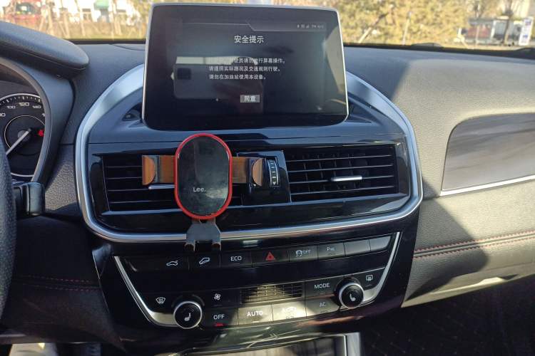Used BORGWARD BX6 2018 28T Four-Wheel Drive GT Extreme Style Audio And AC Panel