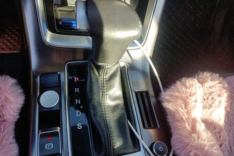 Used BORGWARD BX6 2018 28T Four-Wheel Drive GT Extreme Style Gear Lever
