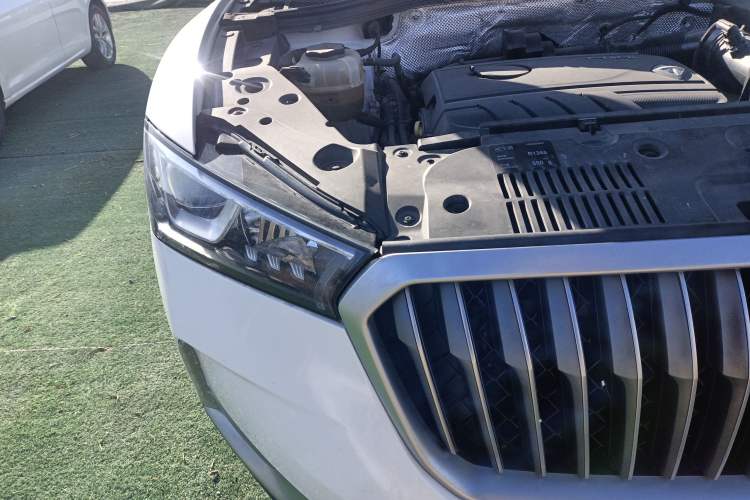 Used BORGWARD BX6 2018 28T Four-Wheel Drive GT Extreme Style Right Front Headlight