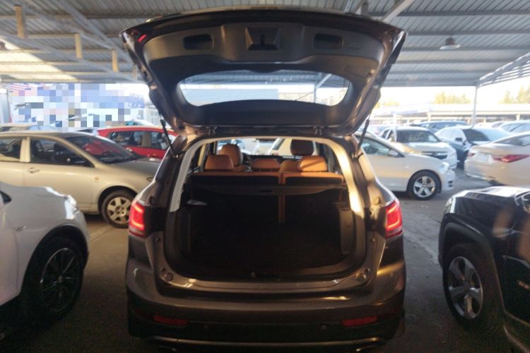 Used BORGWARD BX7 2016 28T Two-Wheel Drive Luxury Version 5 Seats Trunk