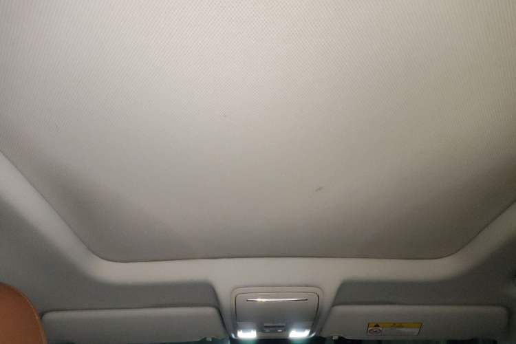 Used BORGWARD BX7 2016 28T Four-Wheel Drive Flagship Version 5 Seats Headliner