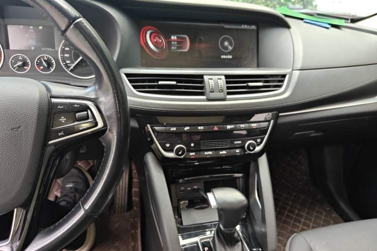 Used BORGWARD BX7 2016 28T Four-Wheel Drive Flagship Version 5 Seats Audio And AC Panel