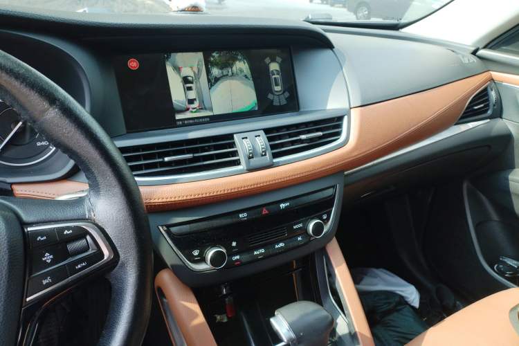 Used BORGWARD BX7 2016 28T 2WD Elite Edition 5-seater Audio And AC Panel