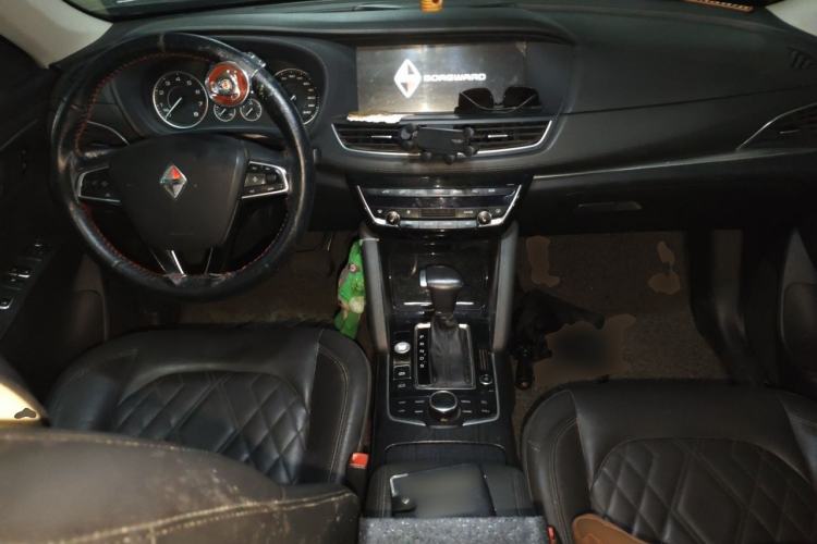 Used BORGWARD BX7 2016 28T Four-Wheel Drive Flagship Version 5 Seats Center Console