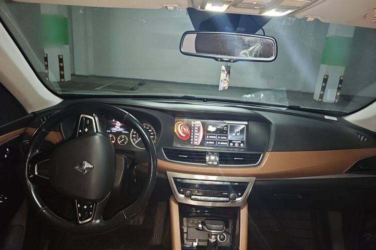 Used BORGWARD BX7 2016 28T Four-wheel Drive Luxury Version 7 Seats Center Console
