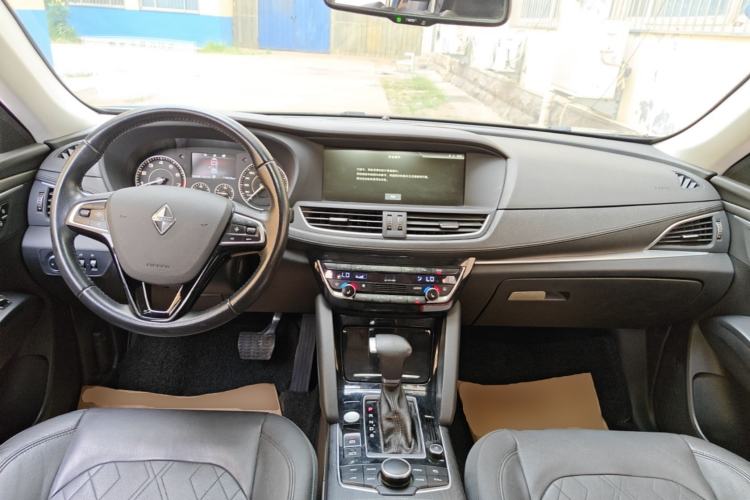Used BORGWARD BX7 2016 28T Four-Wheel Drive Flagship Version 5 Seats Center Console