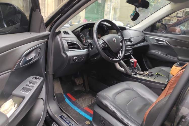 Used BORGWARD BX7 2016 28T Two-Wheel Drive Luxury Version 5 Seats Driver Seat