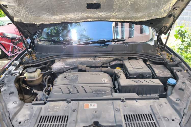 Used BORGWARD BX7 2016 28T Four-Wheel Drive Flagship Version 5 Seats Engine Bay