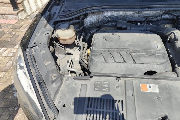 Used BORGWARD BX7 2016 28T 2WD Elite Edition 5-seater Engine Bay Right