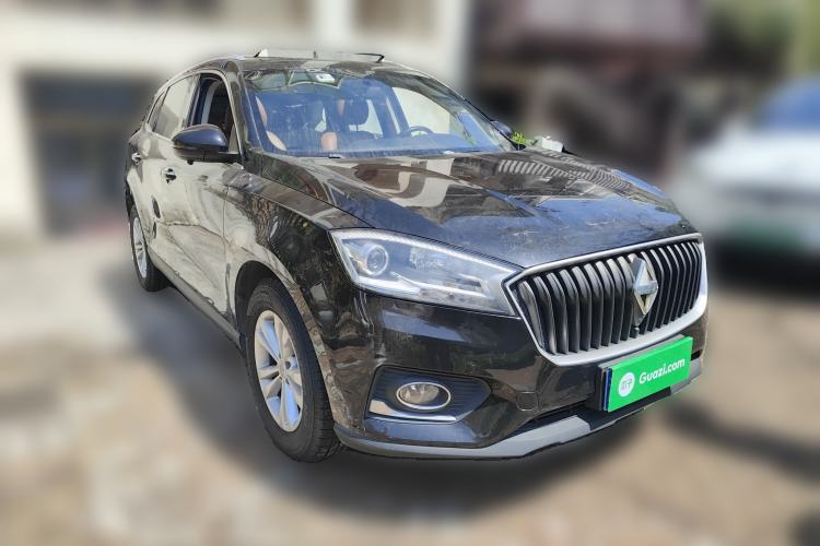 Used BORGWARD BX7 2016 28T 2WD Elite Edition 5-seater Front Right 45 Deg