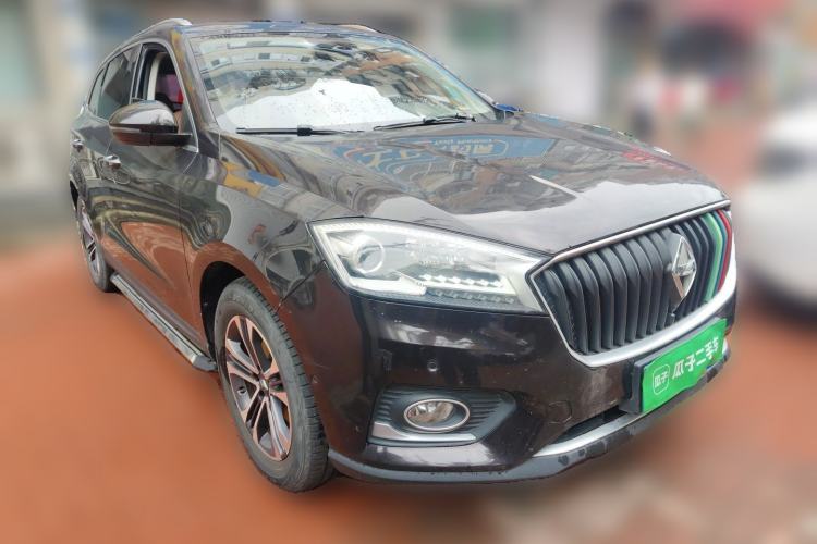 Used BORGWARD BX7 2016 28T Two-Wheel Drive Luxury Version 5 Seats Front Right 45 Deg