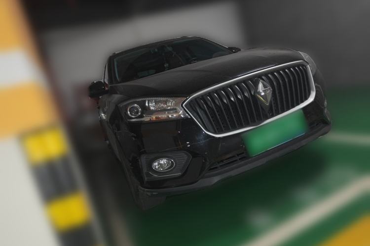 Used BORGWARD BX7 2016 28T 2WD Elite Edition 5-seater Front Right 45 Deg