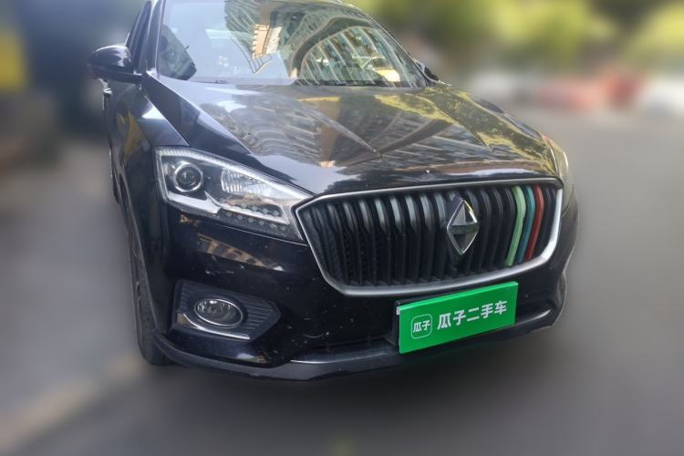 Used BORGWARD BX7 2016 28T Two-Wheel Drive Luxury Version 5 Seats Front Right 45 Deg