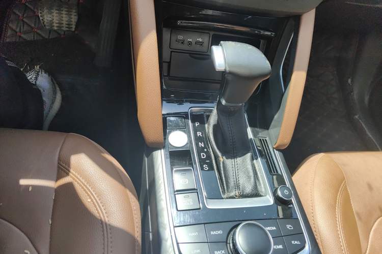 Used BORGWARD BX7 2016 28T 2WD Elite Edition 5-seater Gear Lever