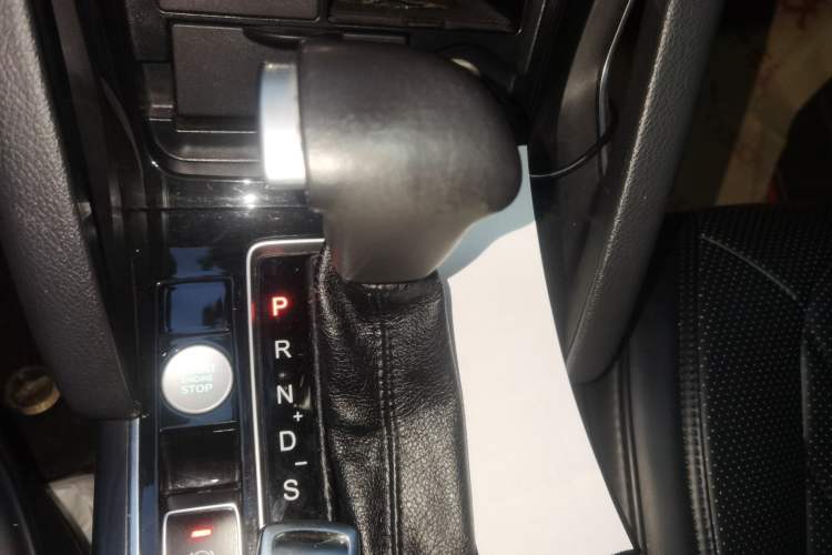 Used BORGWARD BX7 2016 28T 2WD Luxury Edition 7-seater Gear Lever