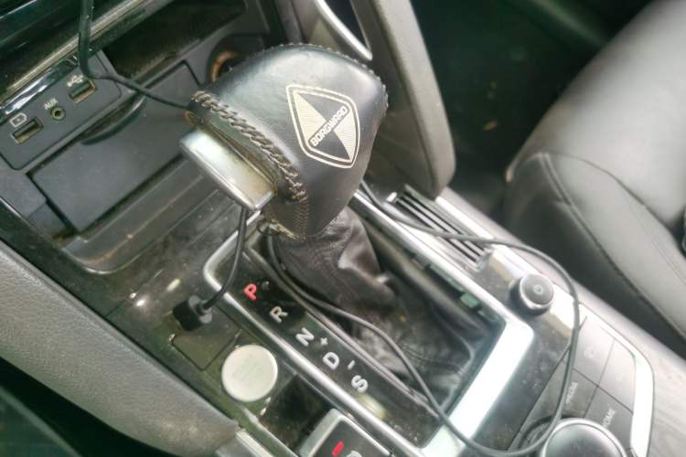 Used BORGWARD BX7 2016 28T Two-Wheel Drive Luxury Version 5 Seats Gear Lever