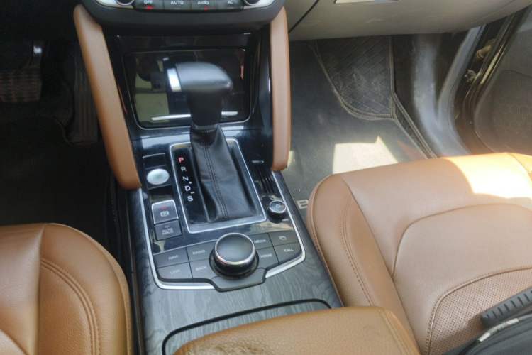 Used BORGWARD BX7 2016 28T Four-Wheel Drive Elite Edition 5 Seats Gear Lever
