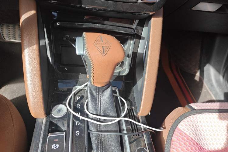 Used BORGWARD BX7 2016 28T Four-Wheel Drive Flagship Version 5 Seats Gear Lever