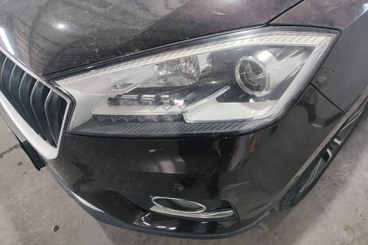 Used BORGWARD BX7 2016 28T Two-Wheel Drive Luxury Version 5 Seats Left Front Headlight
