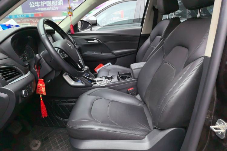 Used BORGWARD BX7 2016 28T Two-Wheel Drive Luxury Version 5 Seats Left Front Seat