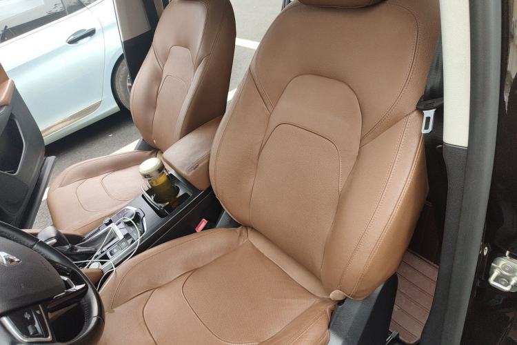 Used BORGWARD BX7 2016 28T Two-Wheel Drive Luxury Version 5 Seats Left Front Seat