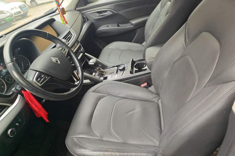 Used BORGWARD BX7 2016 28T Four-wheel Drive Luxury Edition 5 Seats Left Front Seat