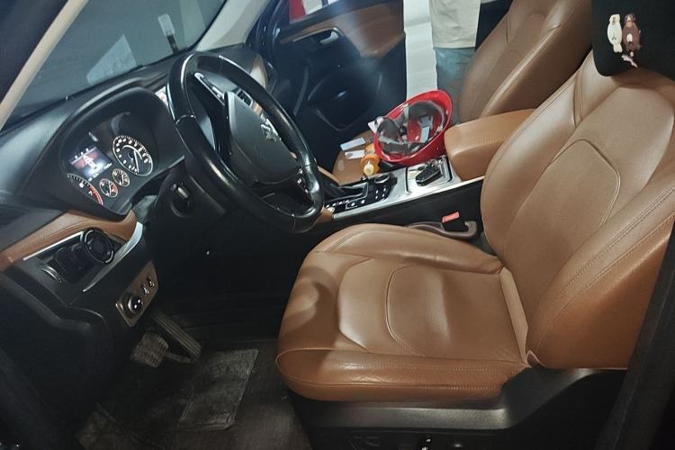 Used BORGWARD BX7 2016 28T Four-wheel Drive Luxury Version 7 Seats Left Front Seat
