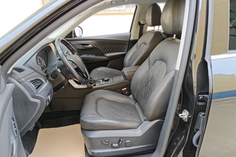 Used BORGWARD BX7 2016 28T Four-Wheel Drive Flagship Version 5 Seats Left Front Seat