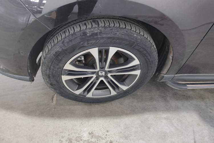 Used BORGWARD BX7 2016 28T Two-Wheel Drive Luxury Version 5 Seats Left Front Wheel Hub